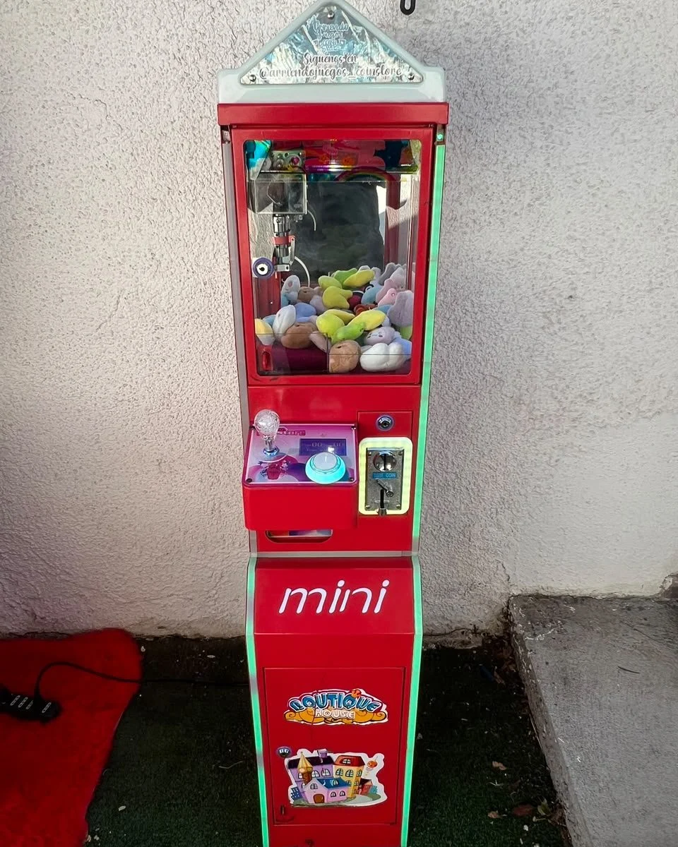 Mini peluchera para arriendo en eventos